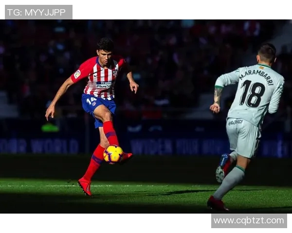 精彩足球赛录像回顾与分析让你重温比赛瞬间与精彩进球时刻